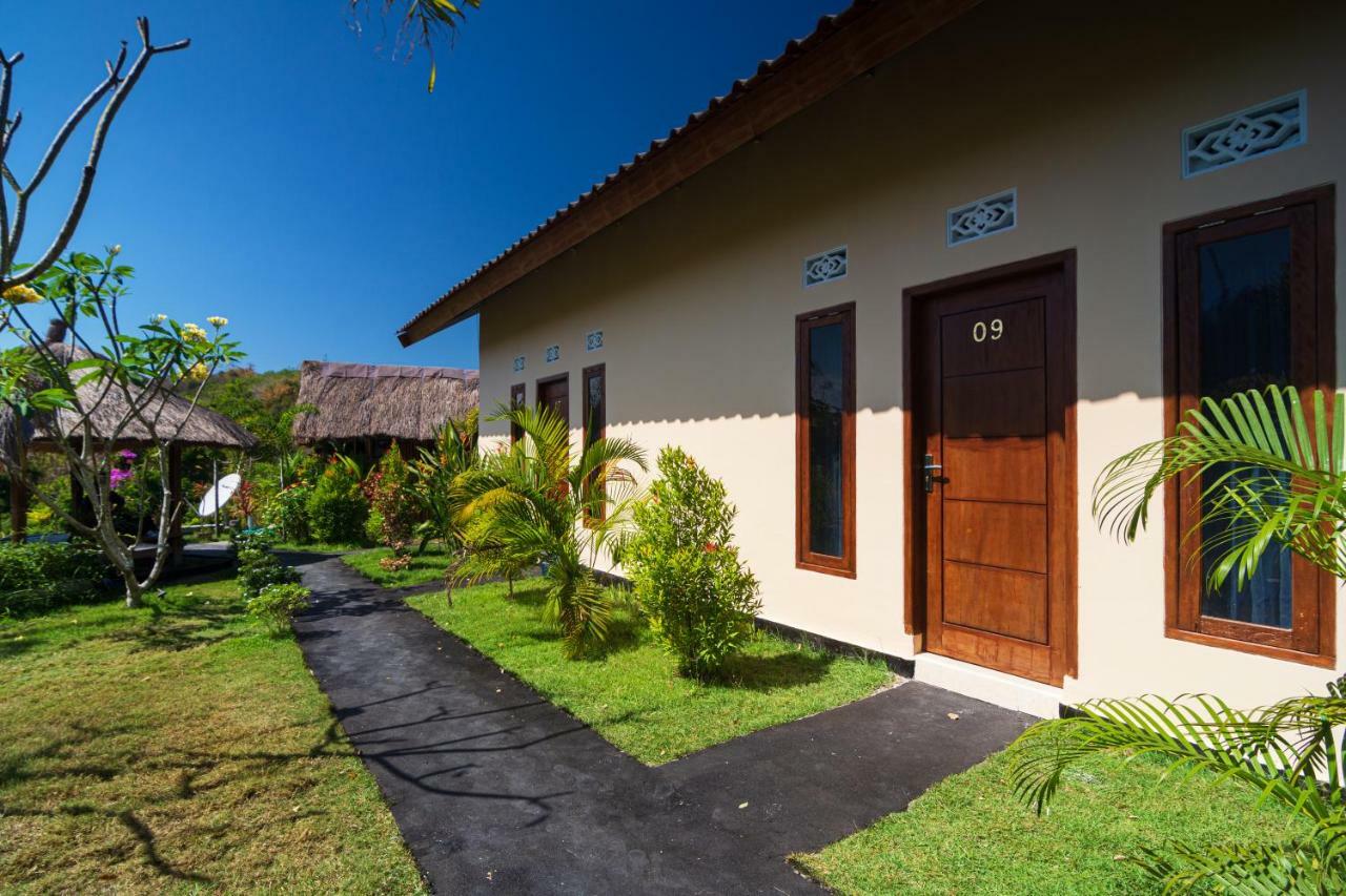 Surf Camp 79 Hotel Kuta  Bagian luar foto
