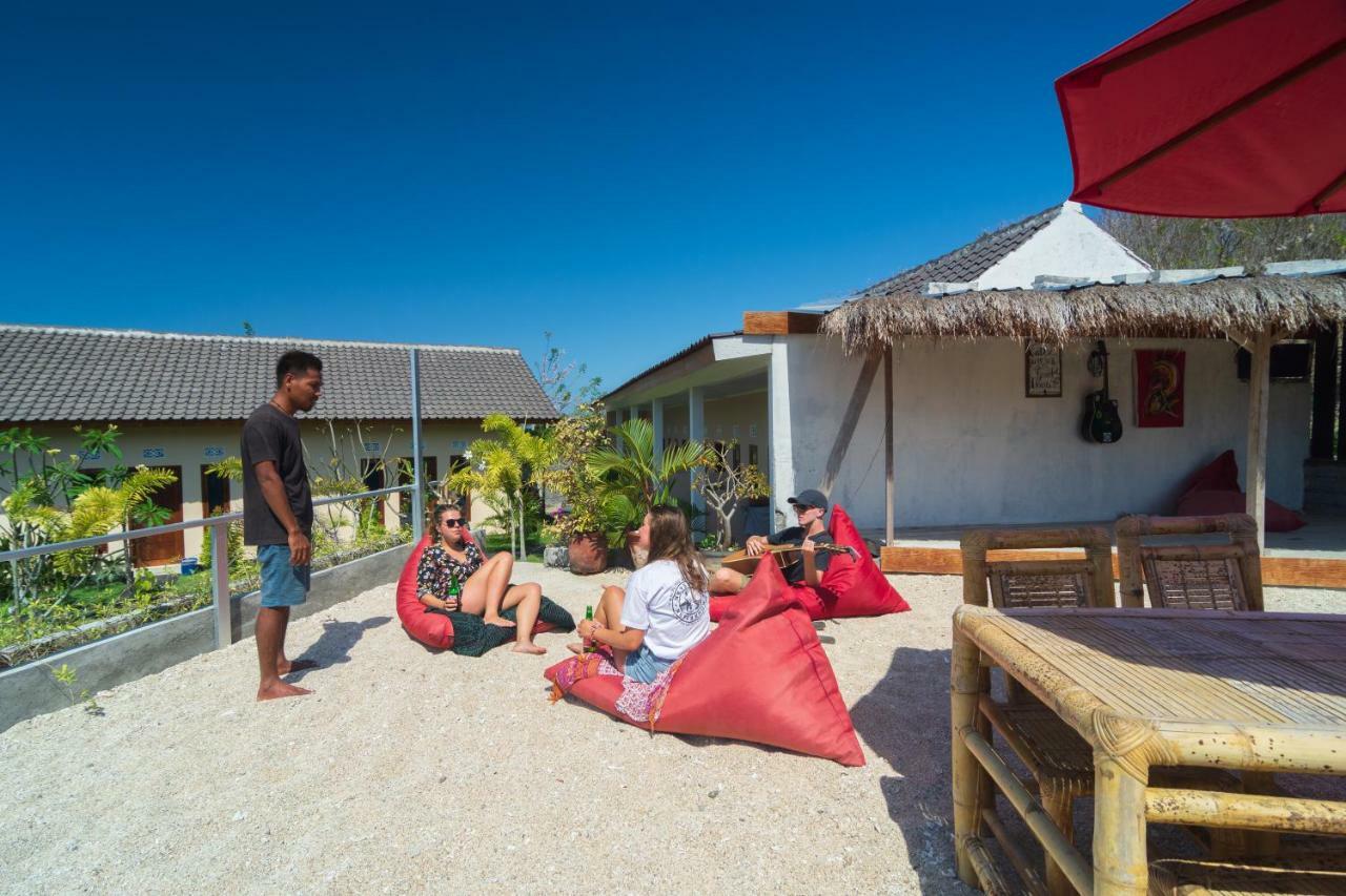 Surf Camp 79 Hotel Kuta  Bagian luar foto